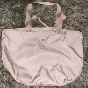 lululemon tote
